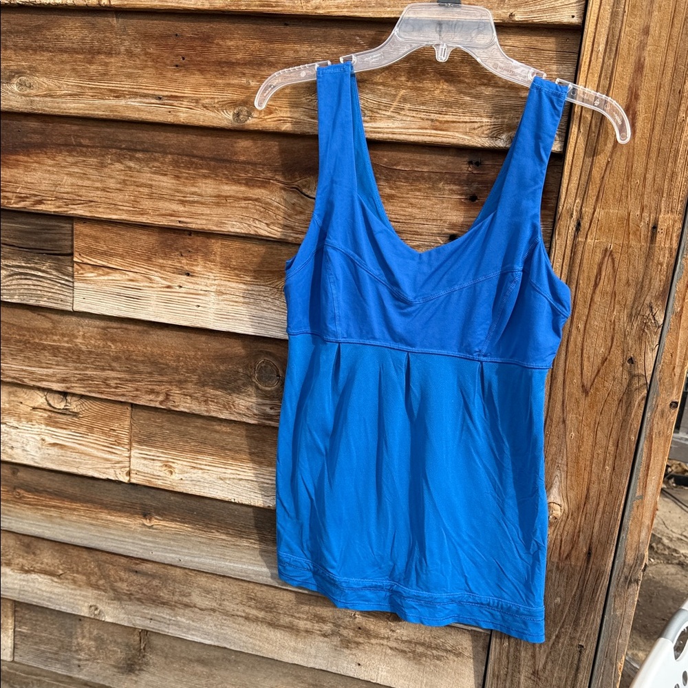 Lululemon tank - Picture 1 of 5
